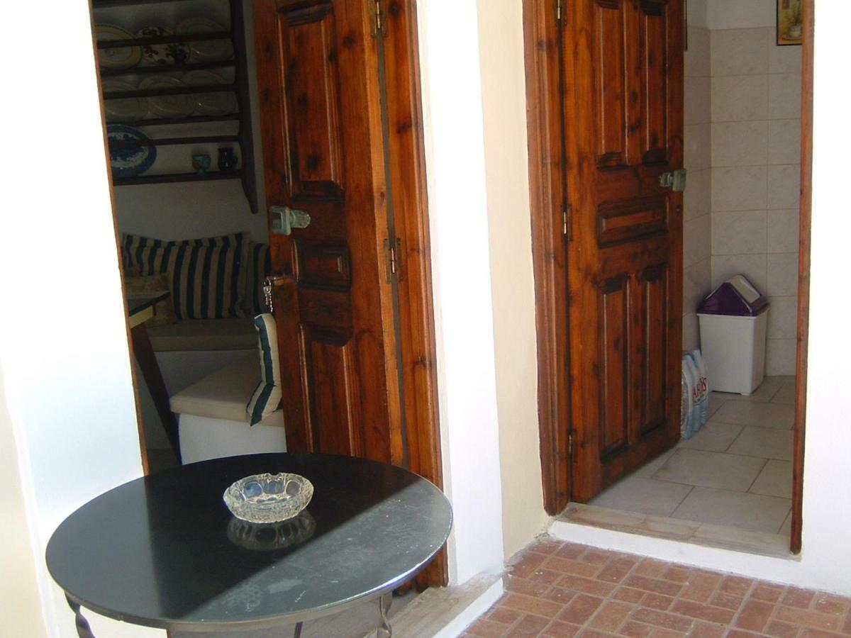 Yiayia'S Home Chalki Town Exterior foto