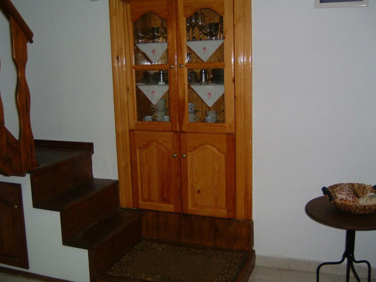 Yiayia'S Home Chalki Town Exterior foto